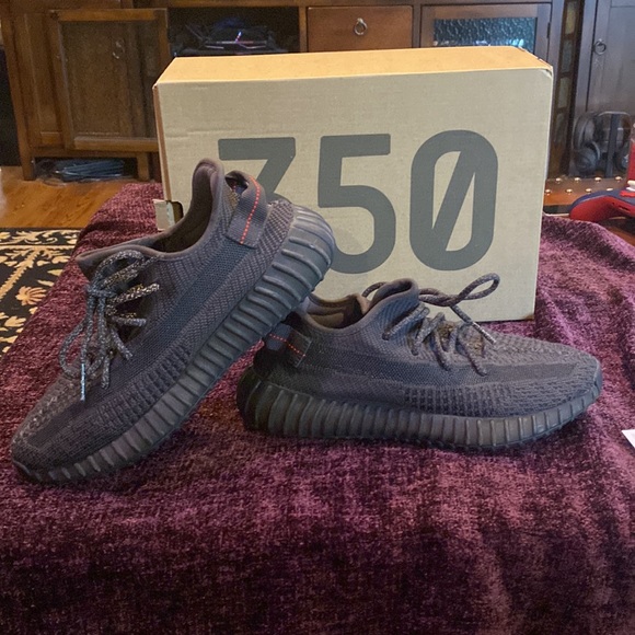 Yeezy Boost 350 with original box. These sneakers were worn twice.Light new! main image 4